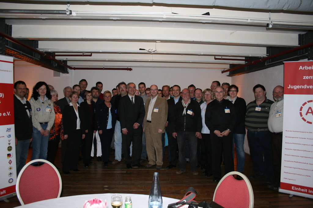 Delegierte der Mitgliederversammlung des AzJ in Hamburg