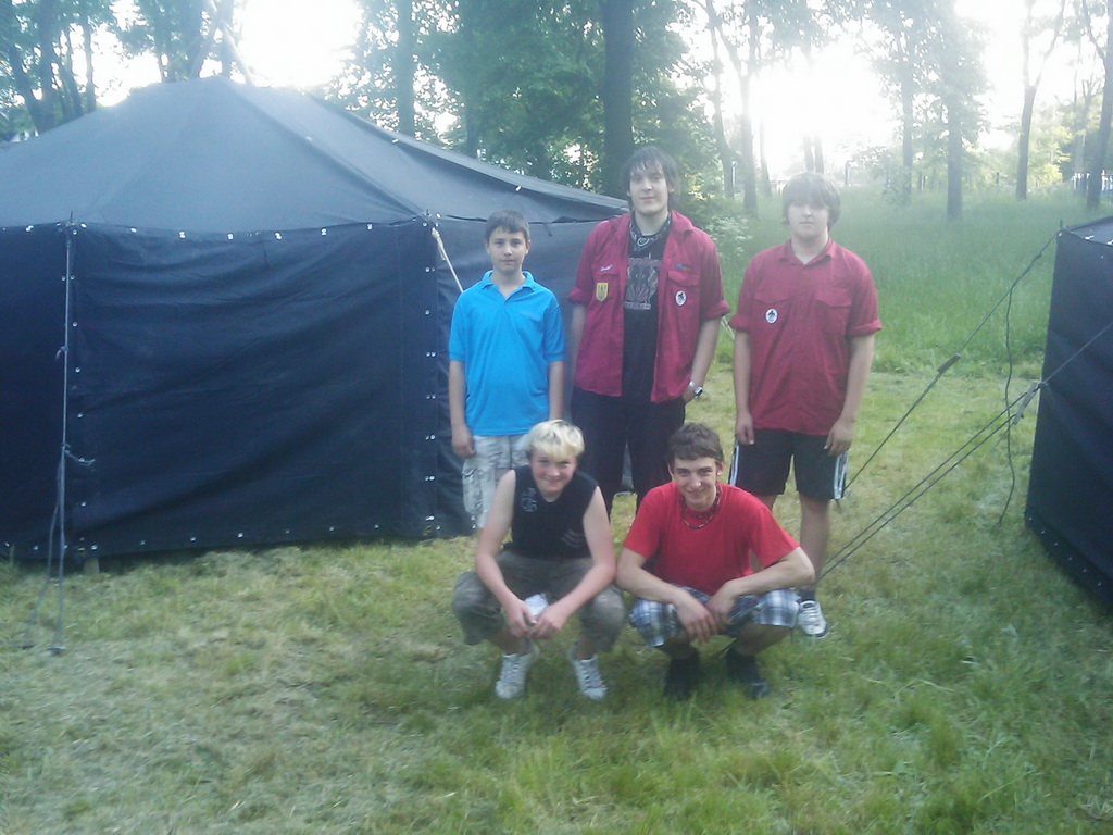 Zelte für die Gäste der Grundschule aufgebaut: Sippe Kreuzspinnen