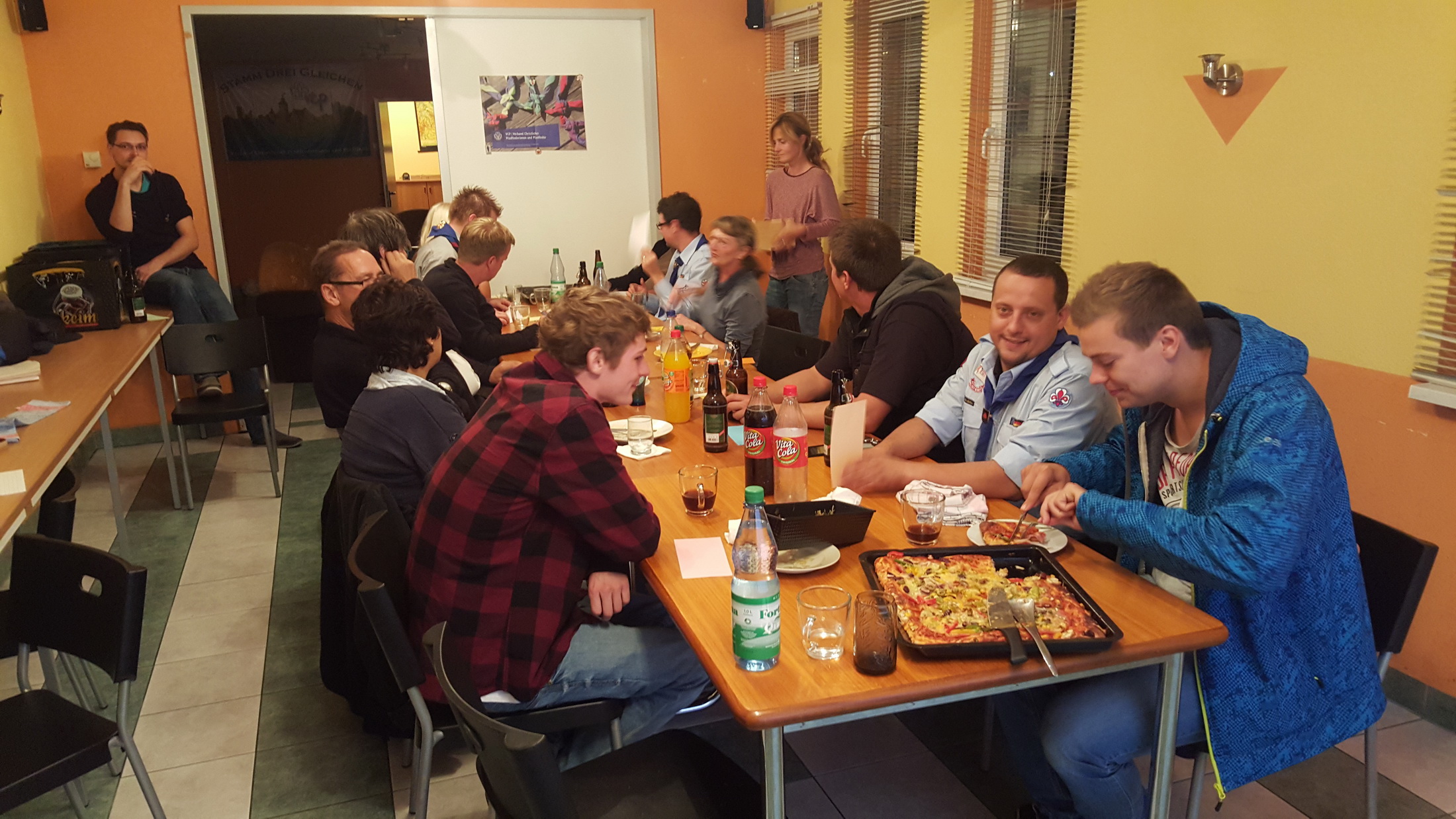 Selbst zubereitetet Pizza aus dem Lehmbackofen: Mitgliederversammlung der VDAPG e.V. Gilde Drei Gleichen