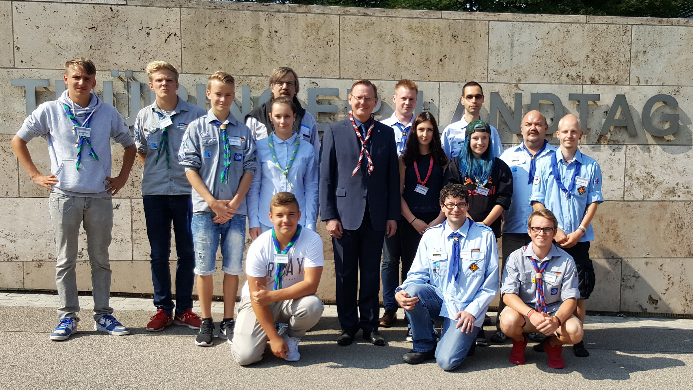 Nesse-Apfelstädter Pfadfinder treffen auf Ministerpräsidenten Bodo Ramelow im Thüringer Landtag